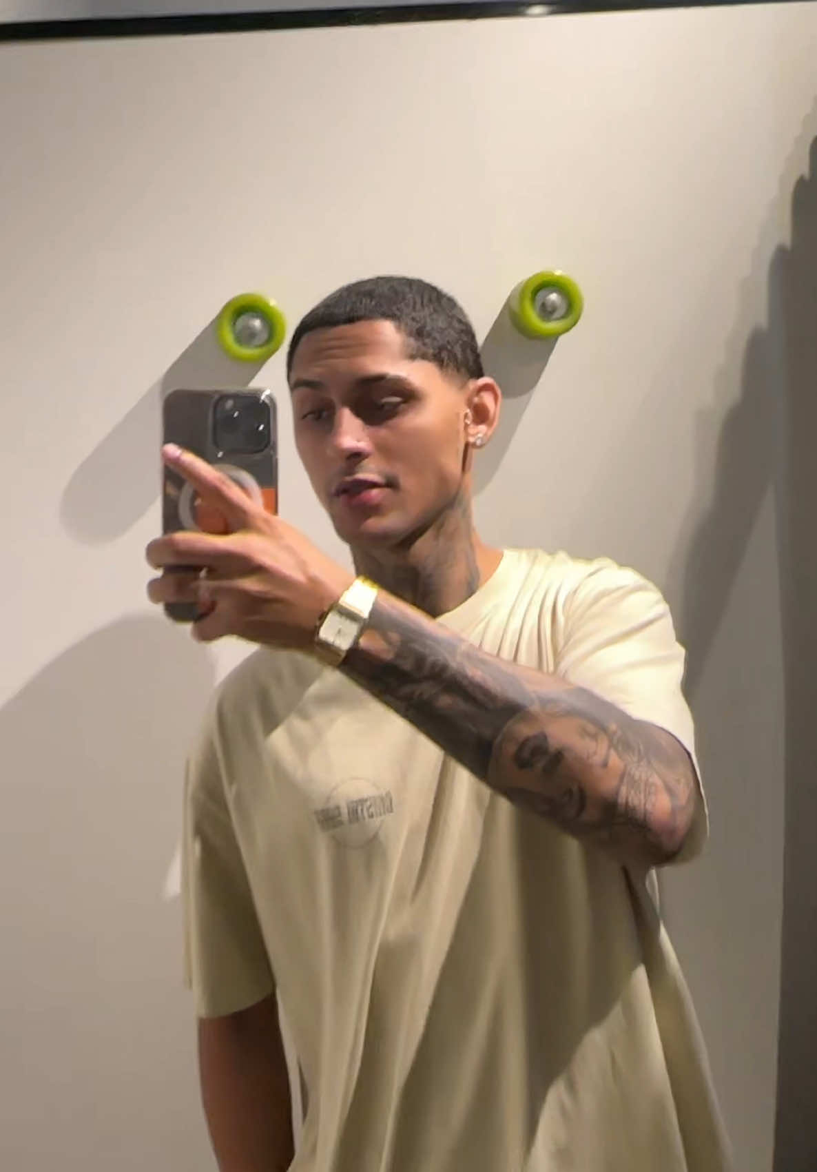 @👑