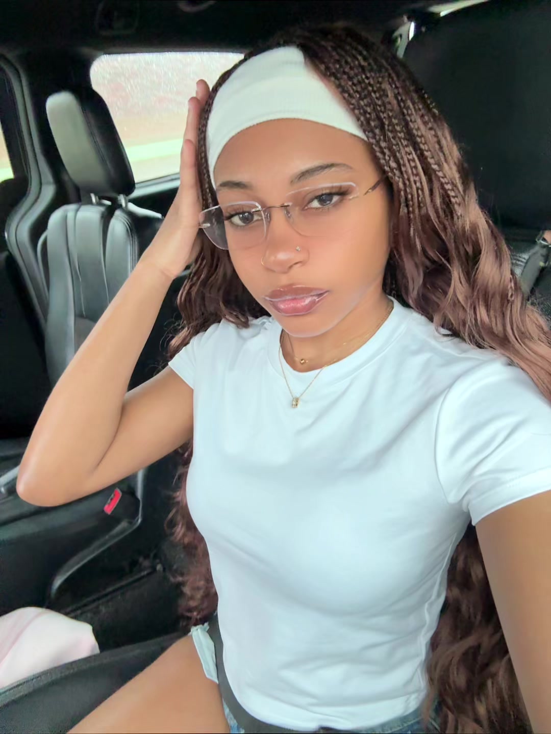 @Emily🖤👤