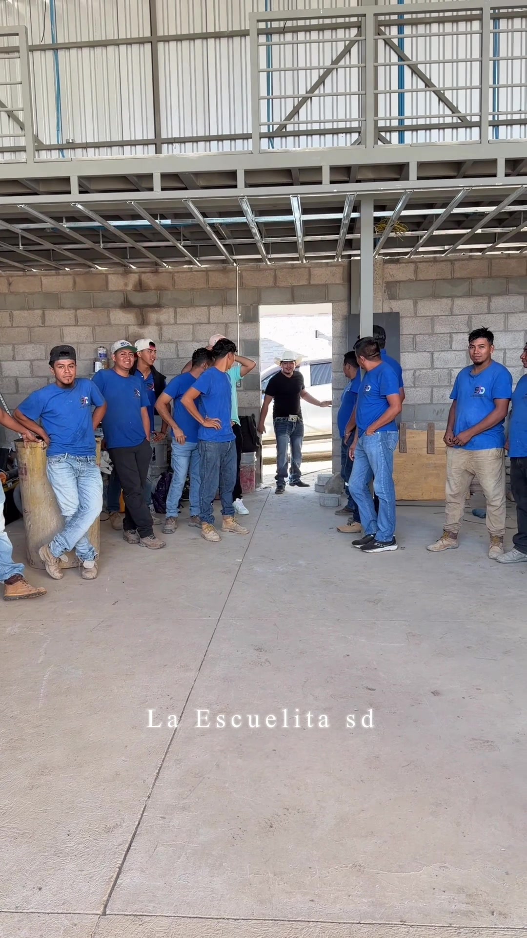 @Laescuelitasd_Oficial