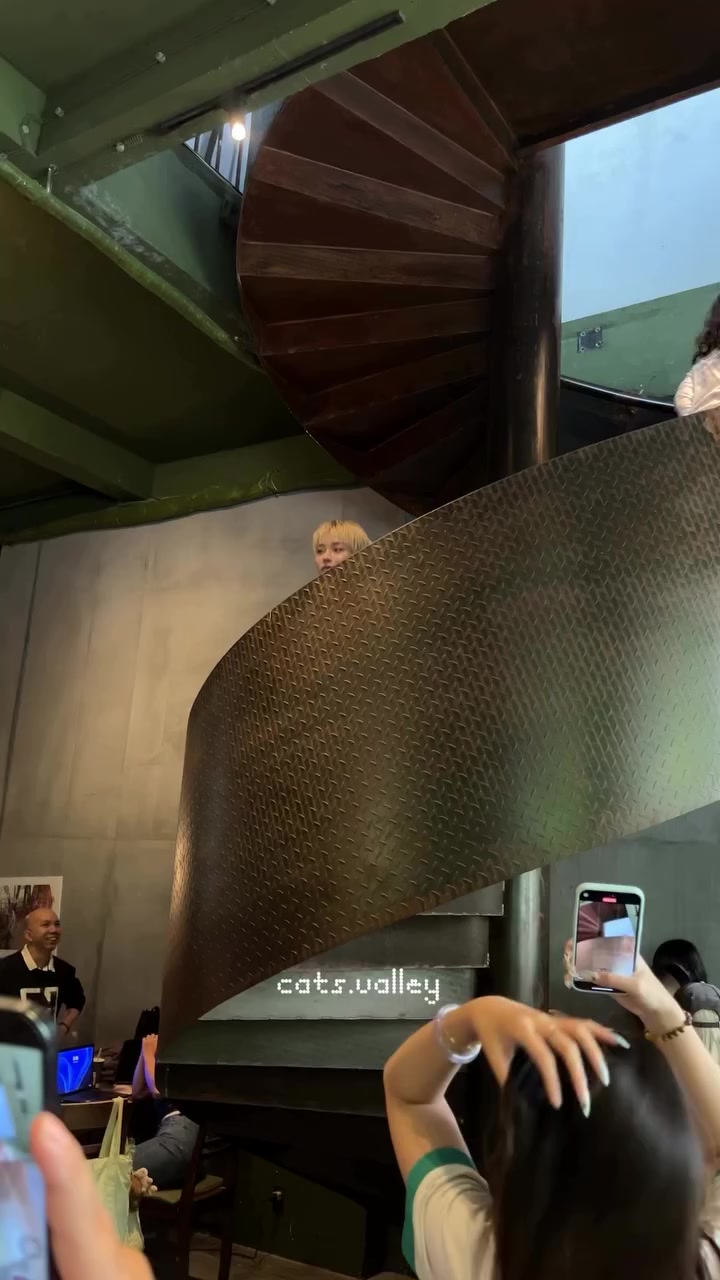 @𝐄𝐮𝐧𝐁𝐢𝐧𝐢𝐞.