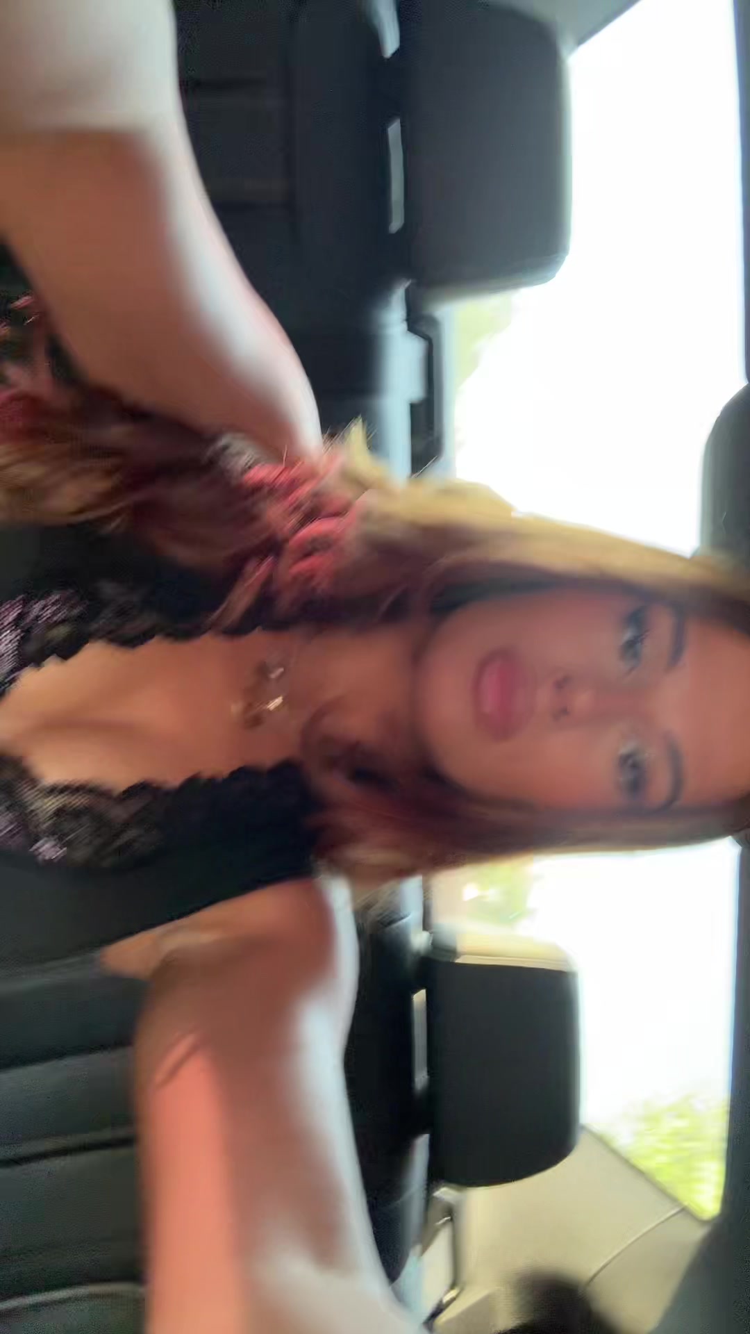@xoxonita