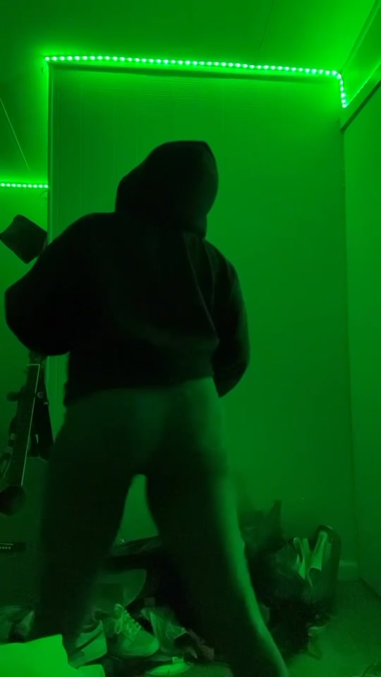 @👀