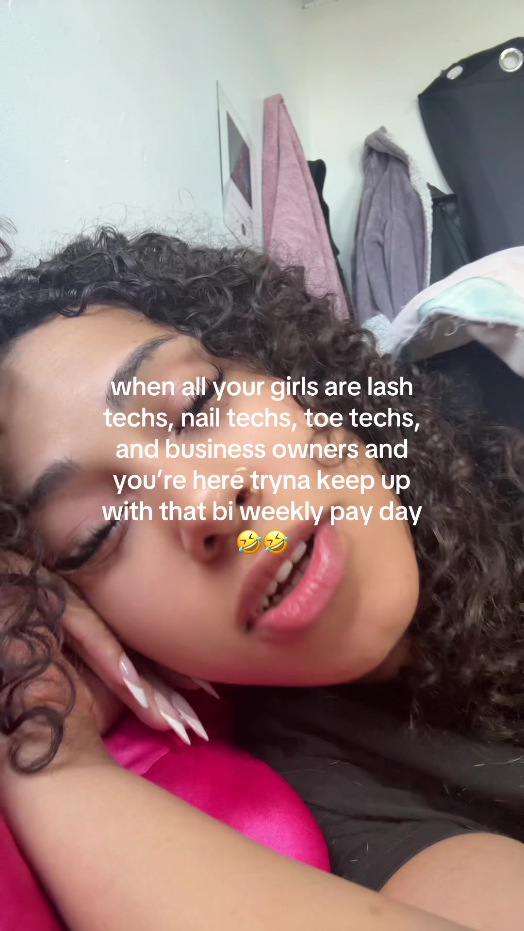 @ELLENIA MIONI