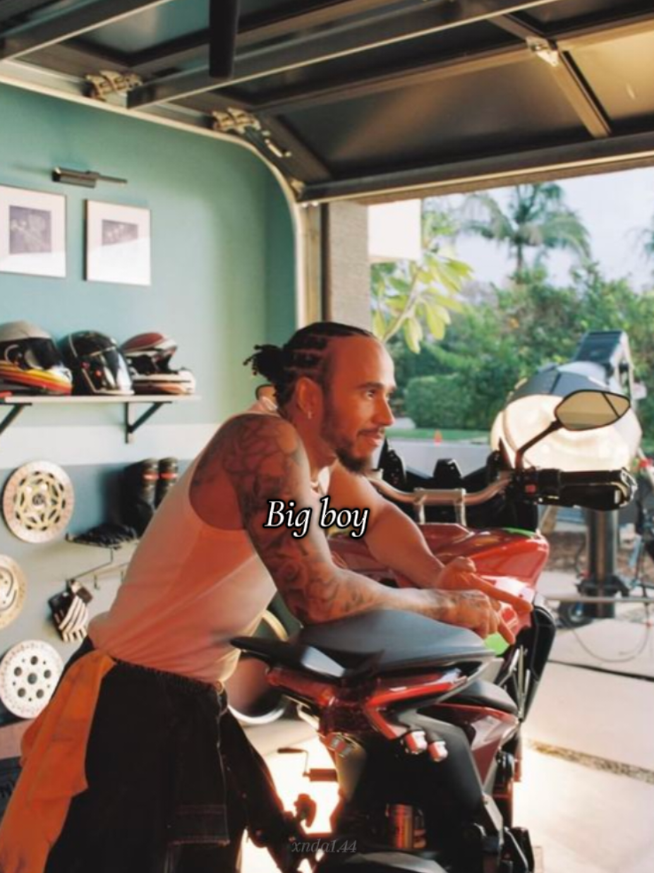 @𝐌⁴⁴