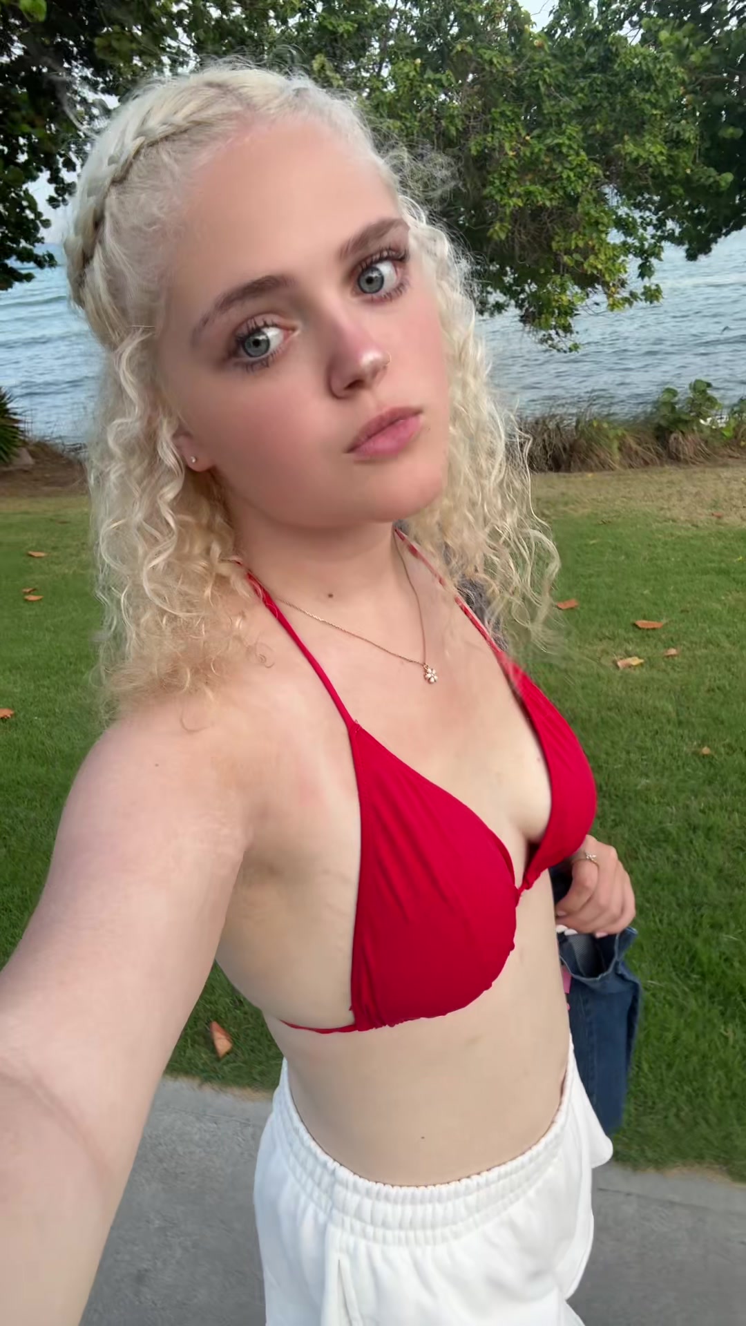 @Mia