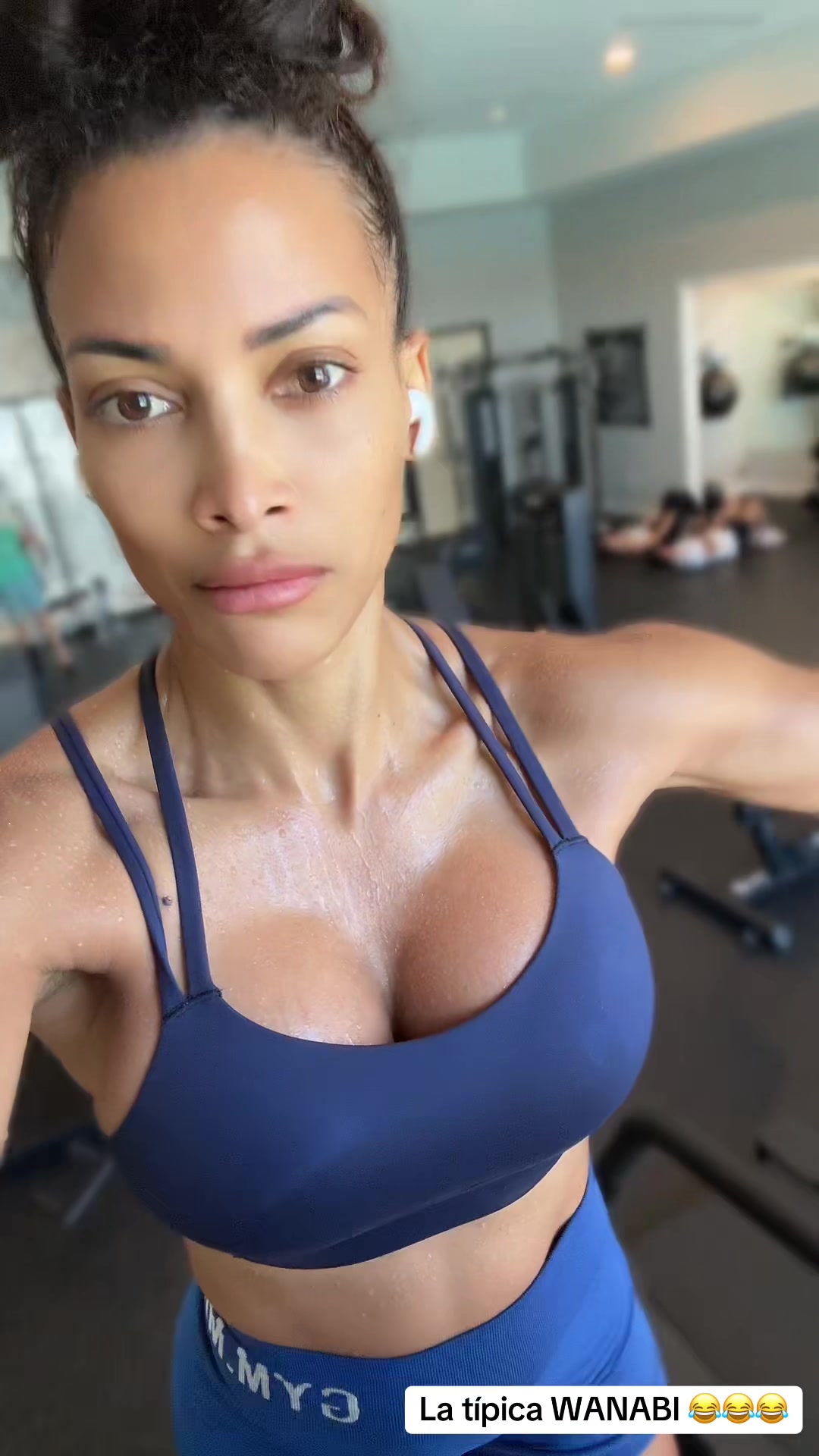 @IFBBPRO&ensp;👙VICTORIA👙