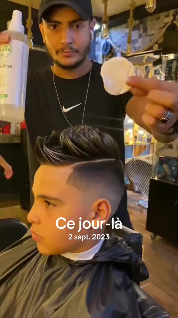 @Salon Of Achille