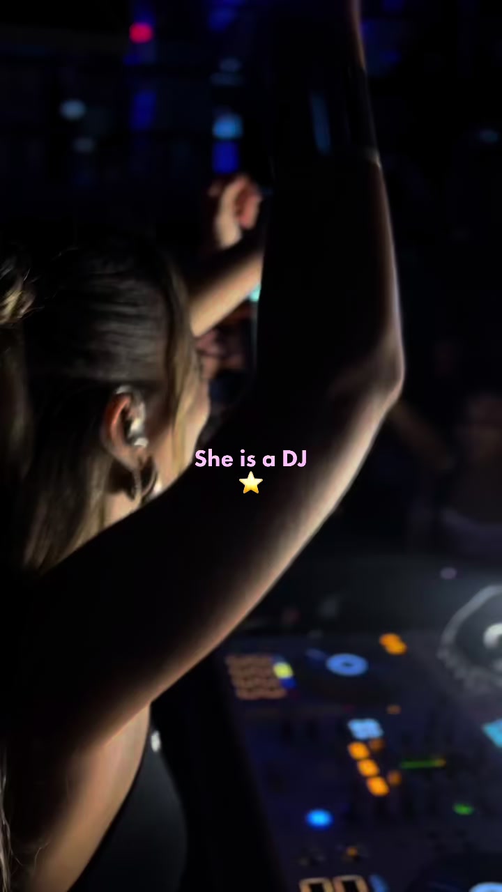 @LARISSA