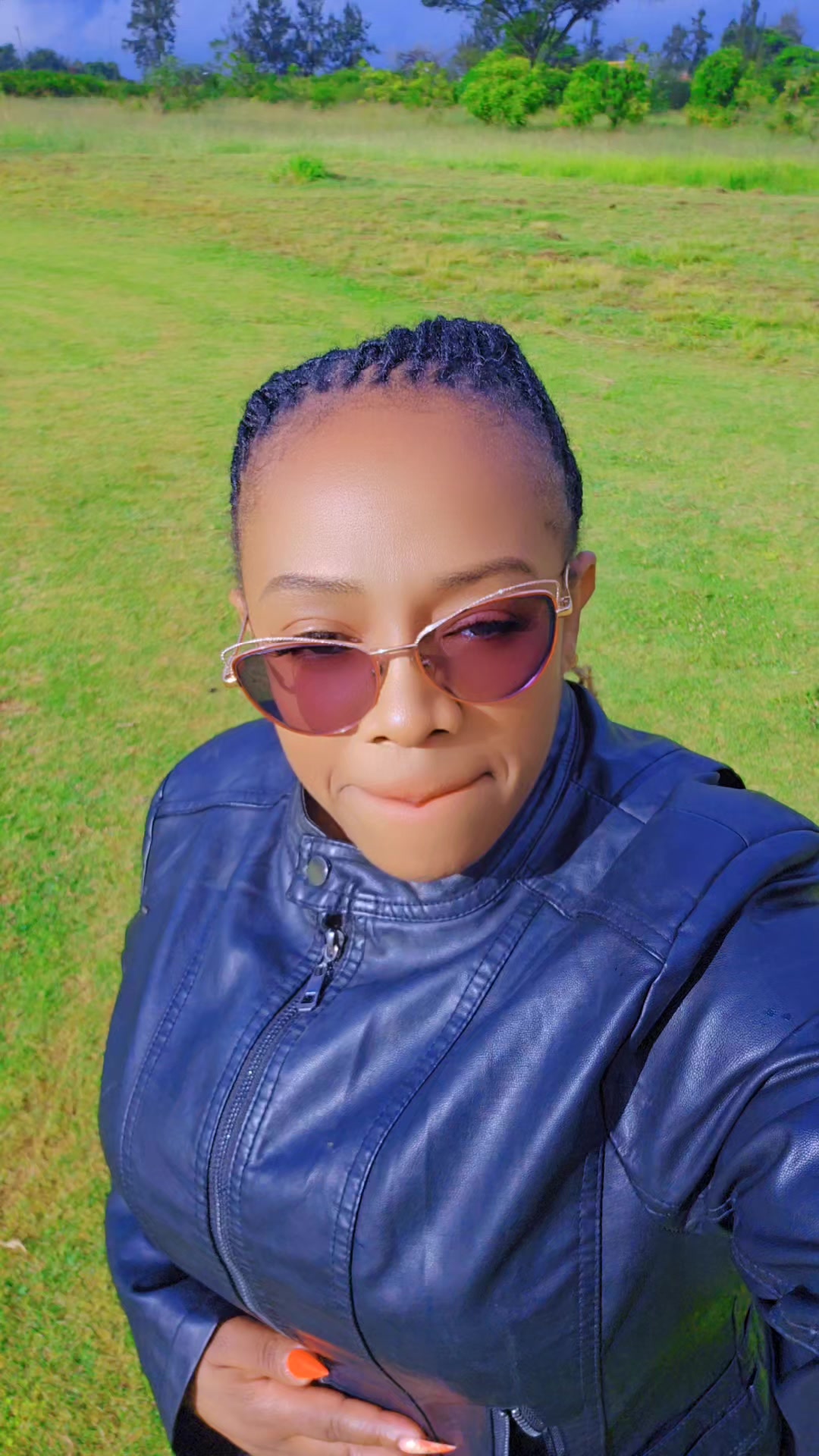 @LIzz Wangui