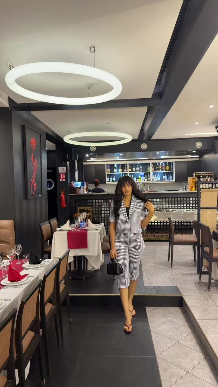@Laura Keliane 🌸🇨🇲🍫