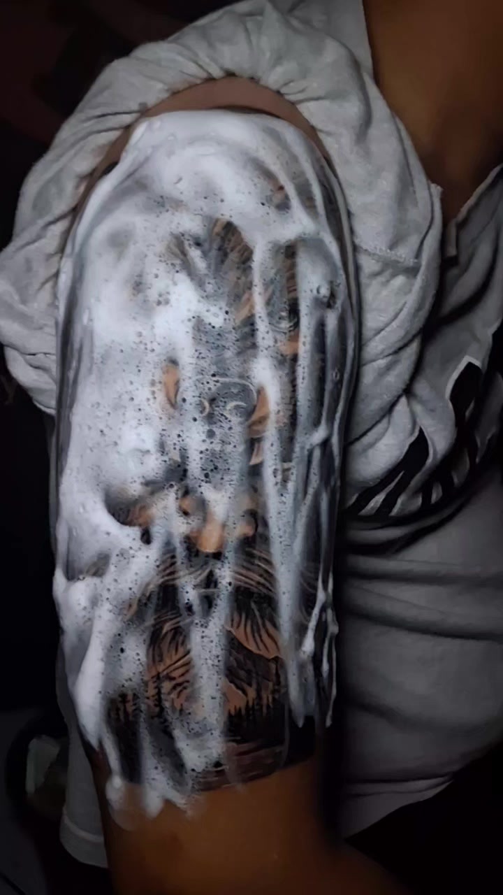 @Chey art tatto
