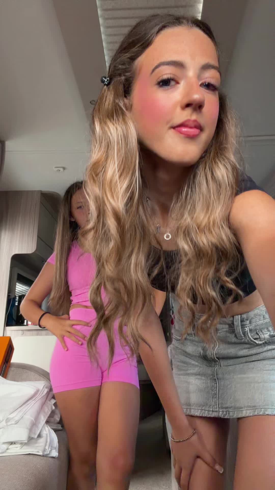 @lilsharveyy
