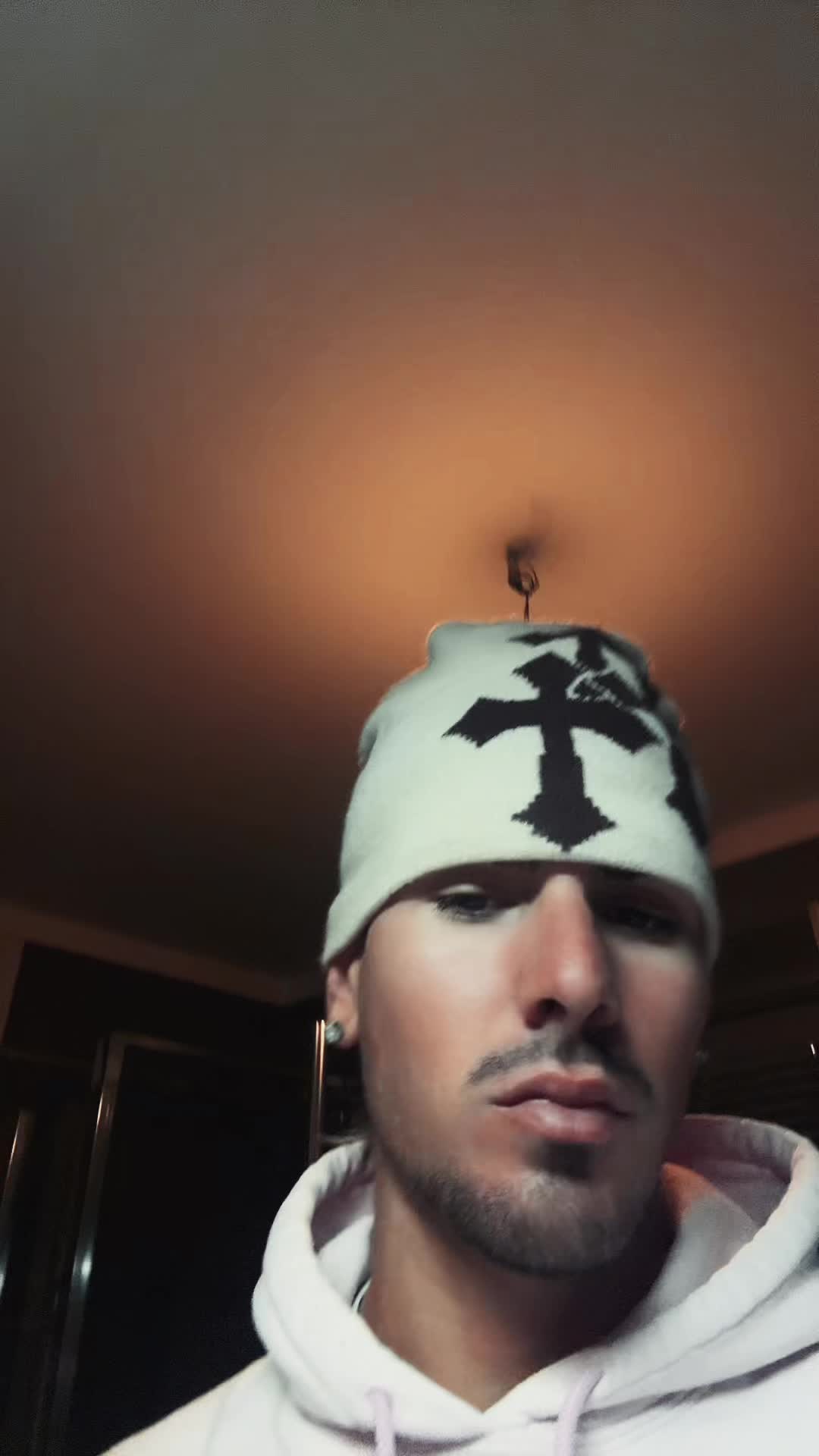 @🦇