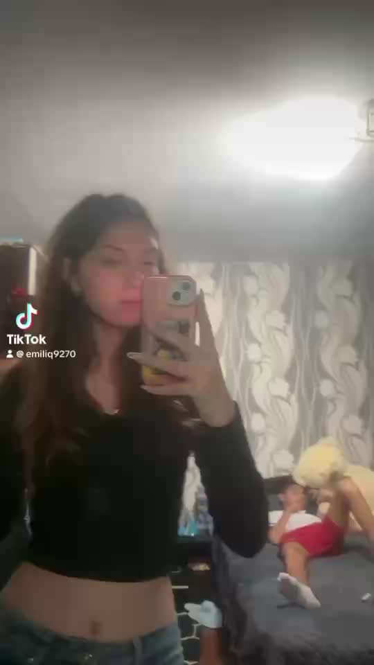 @Poli