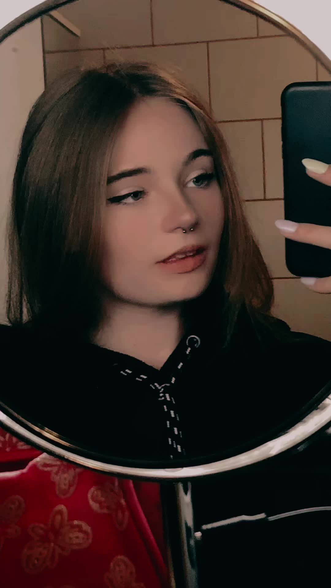 @Nanuu