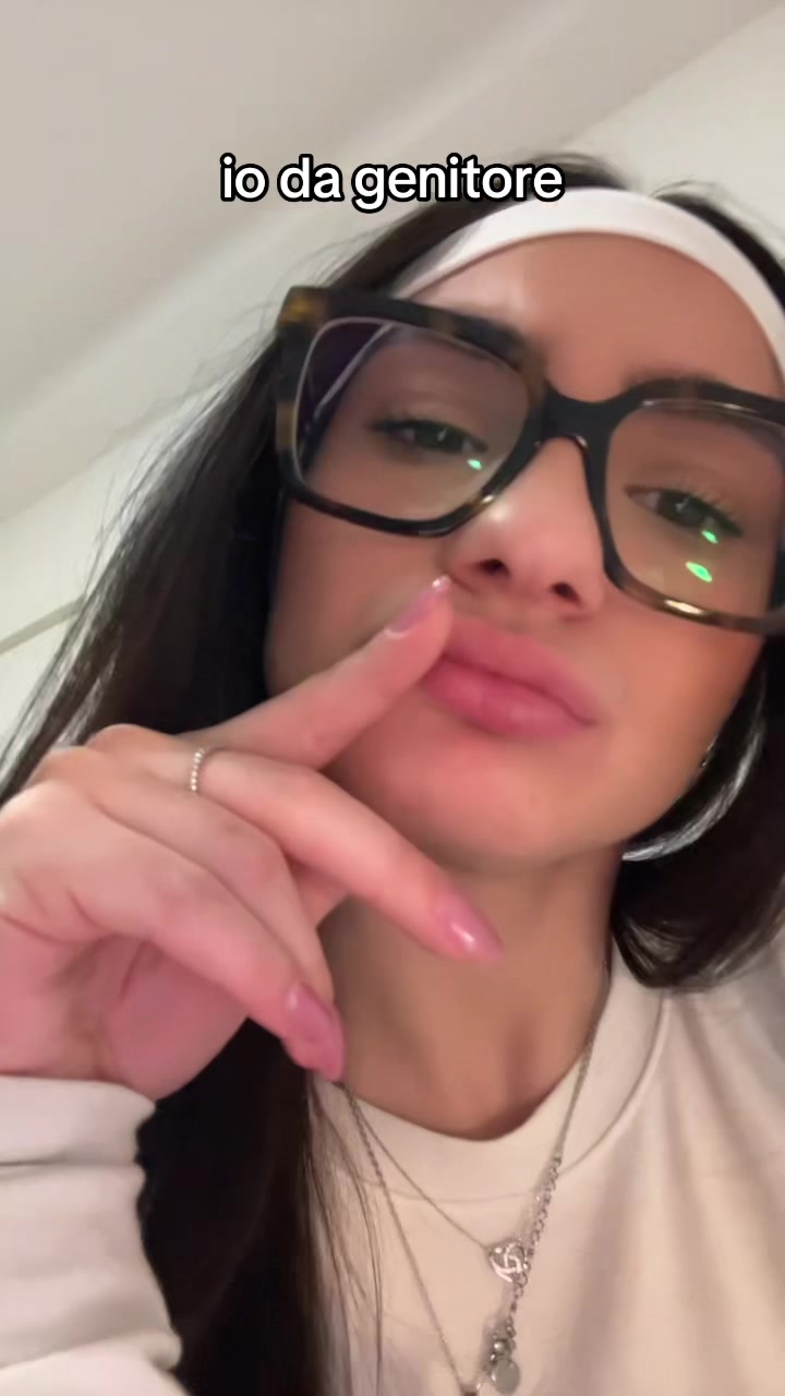 @Adelepzz