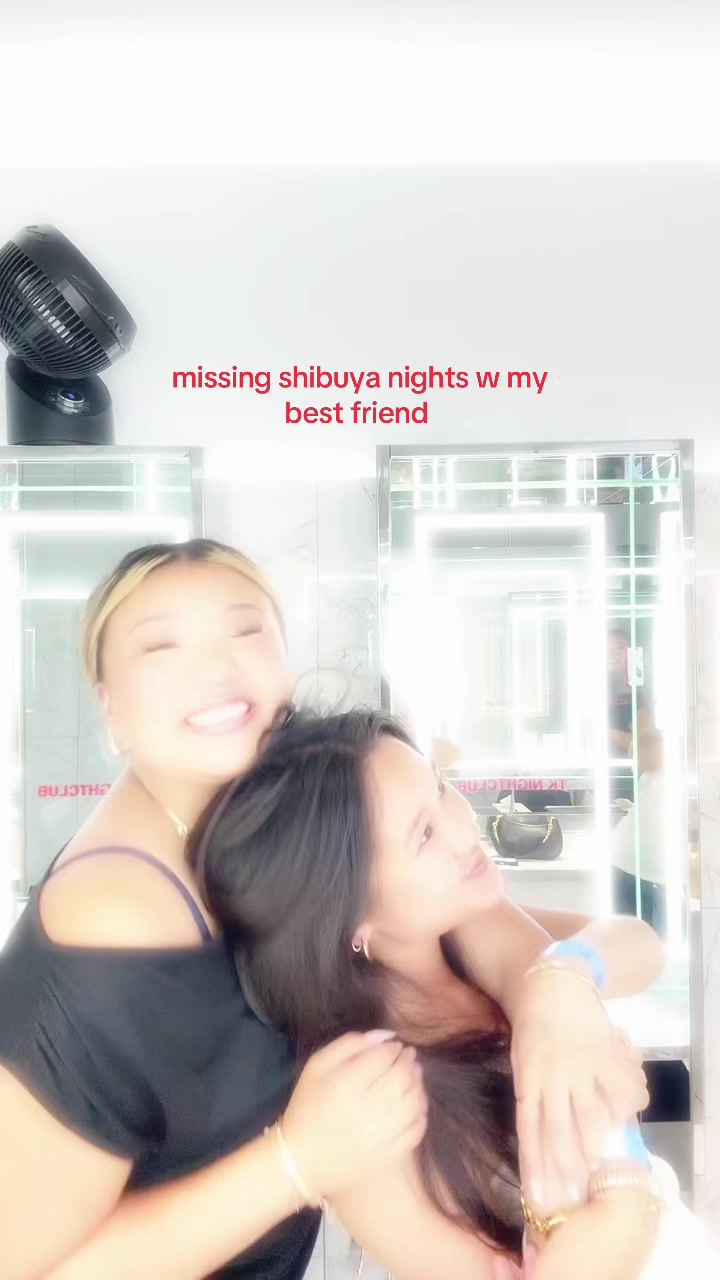 @chloe