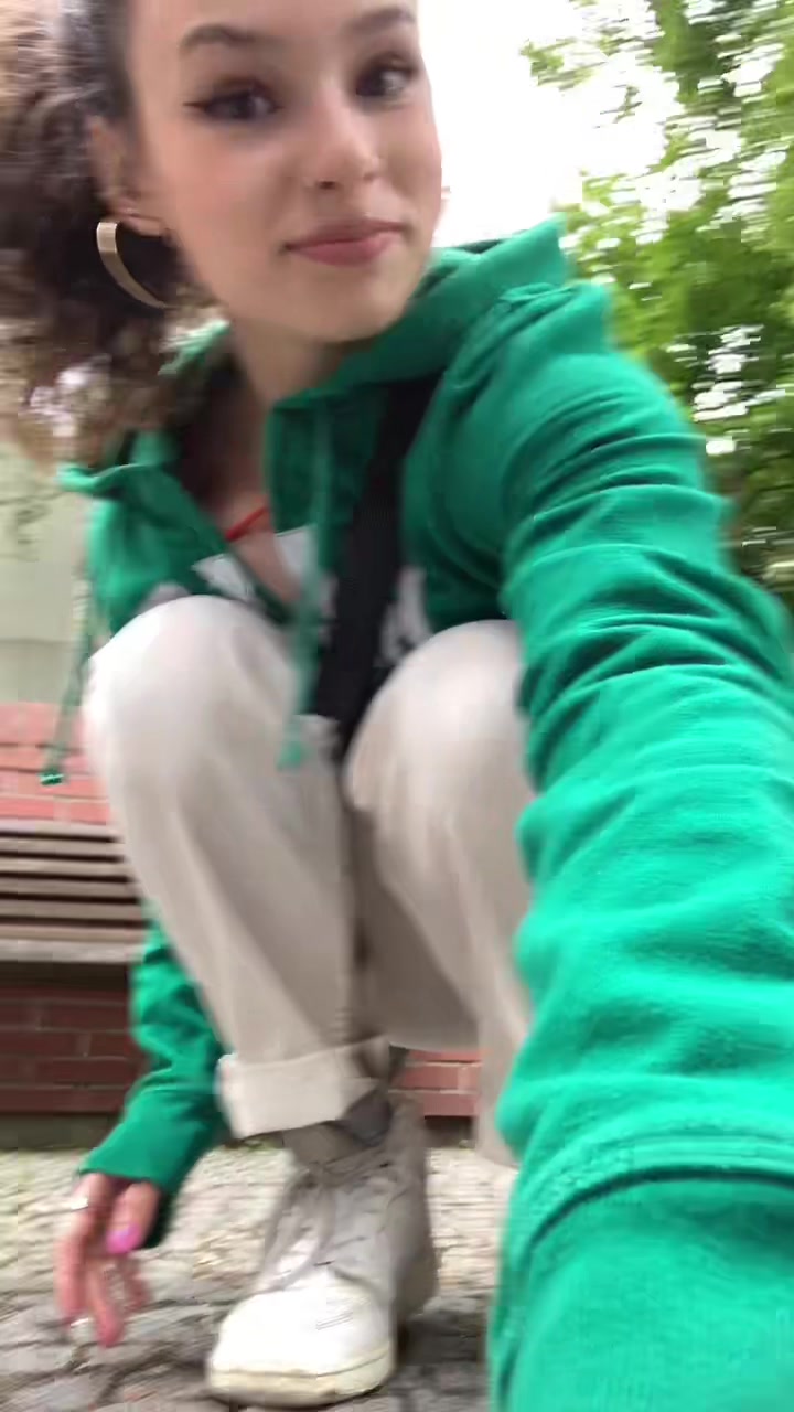 @ᴠᴀɴᴇꜱꜱ(ᴀ)