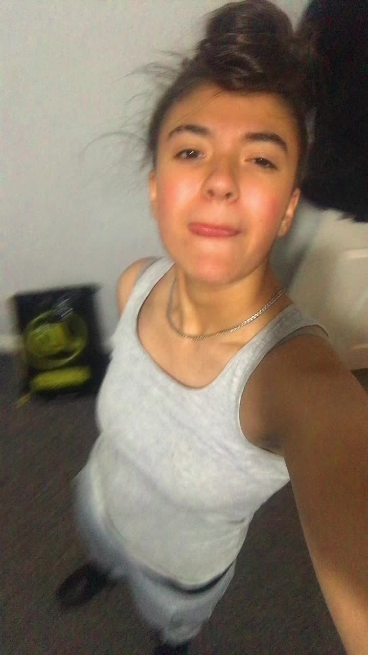 @CXŠH T 🧸