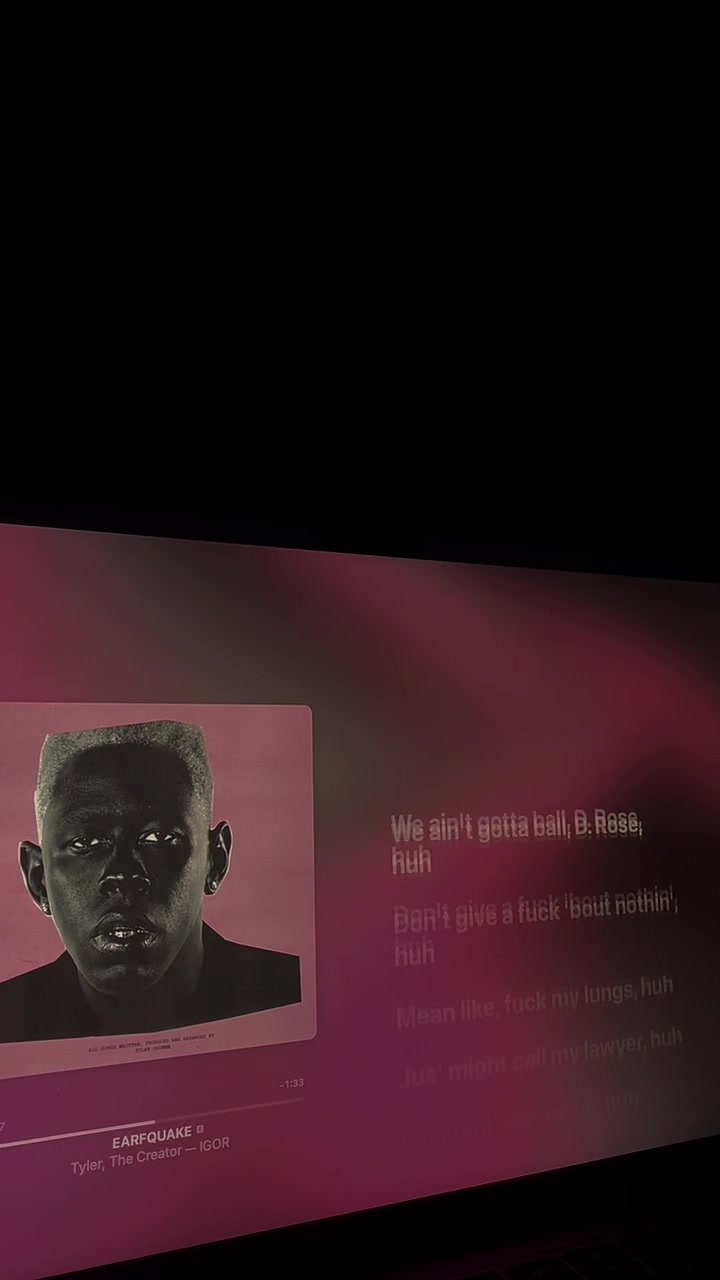 @🎧