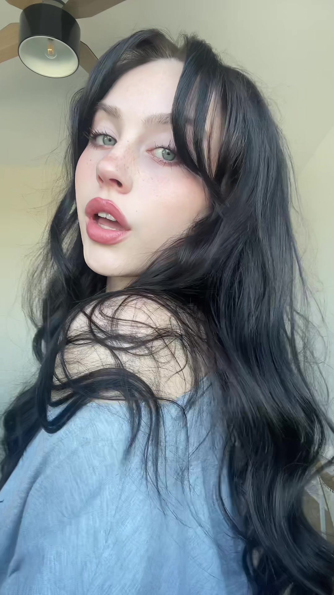 @✧:* T *✧･ﾟ