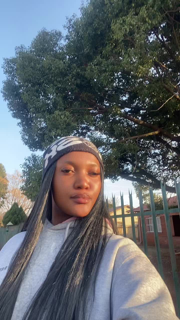 @thethronee