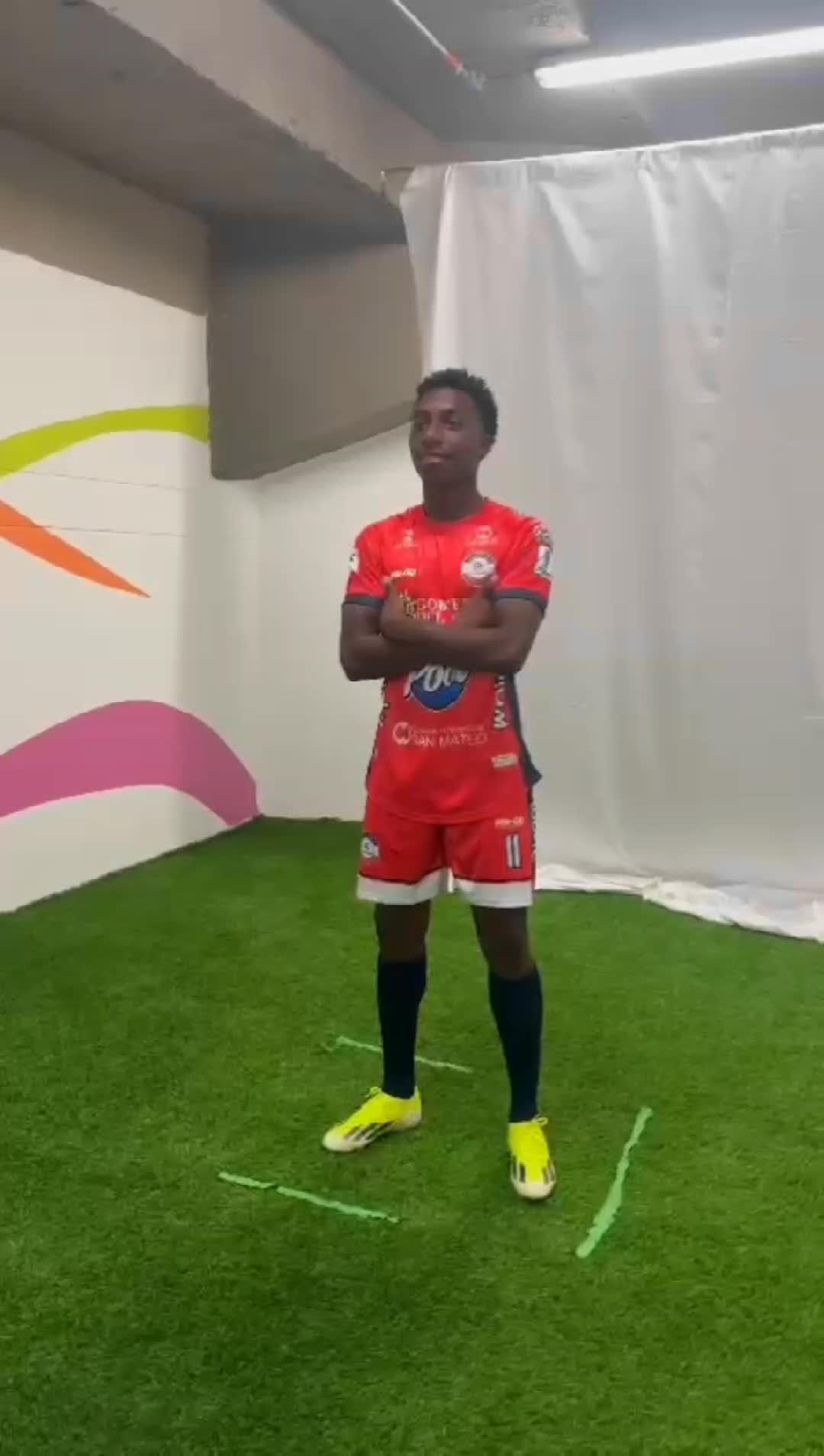 @𝑪𝒉𝒂𝒓𝒍𝒚 𝒋𝒓🧃