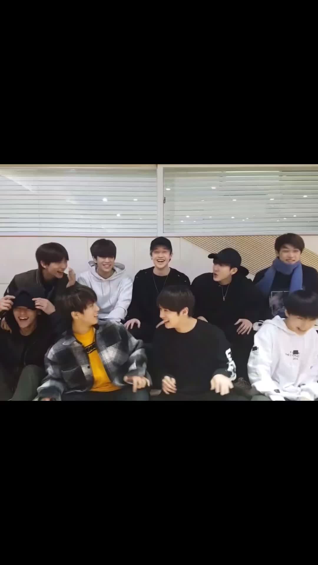 @아미<3