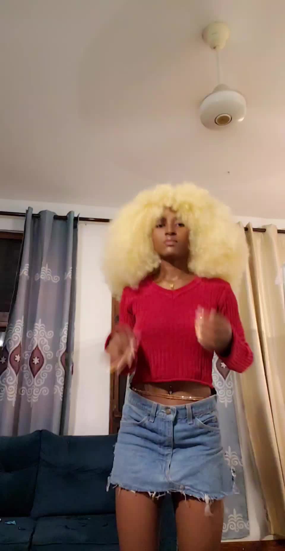 @Vee_vay 🦋💜💙💚💛🤎🤍🖤