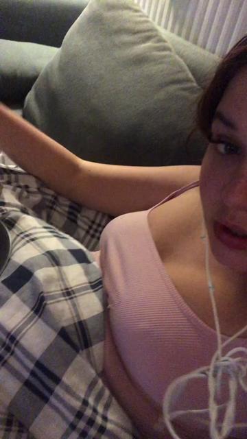 @Dudewhoisamelieruess