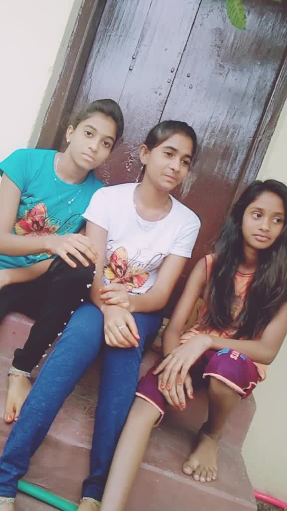 @Akhi😘ishu