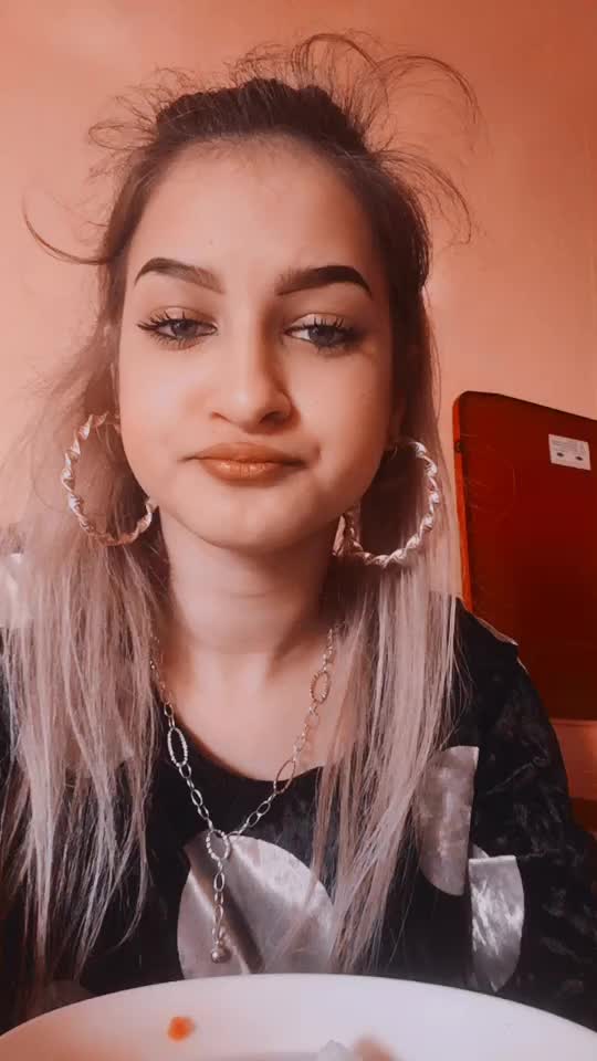 @Larisa Colompar