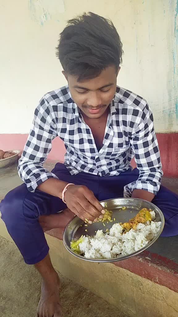 @😎 sushmitha⛔@7️⃣3️⃣