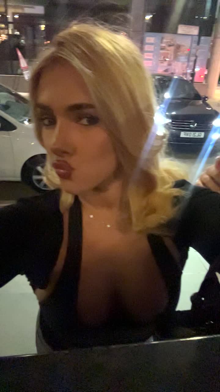 @Sarahfaye_