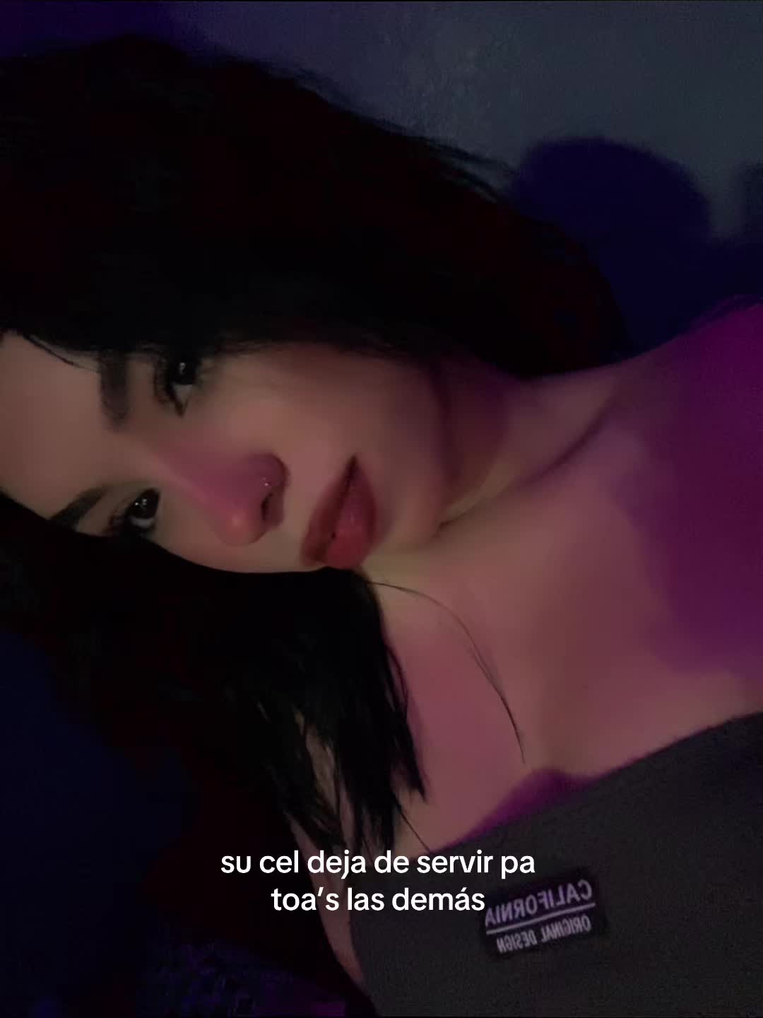 @𝒱