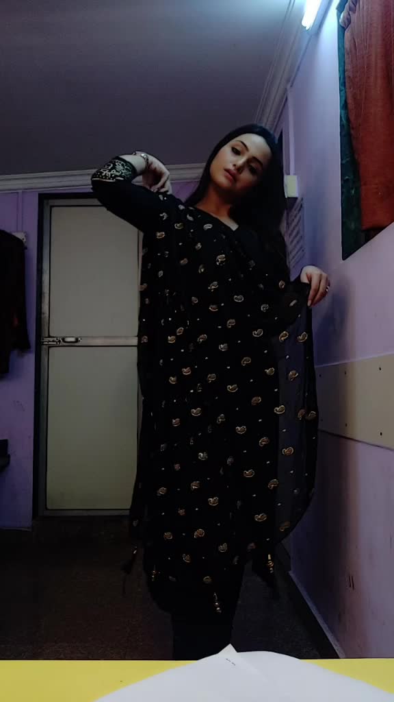 @Aliya Naaz
