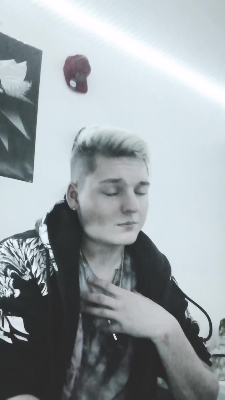 @_KLEINERWOLF_