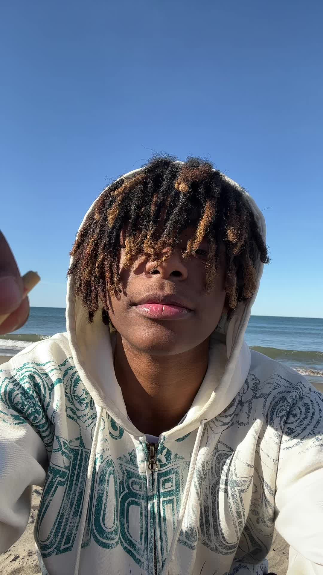 @️