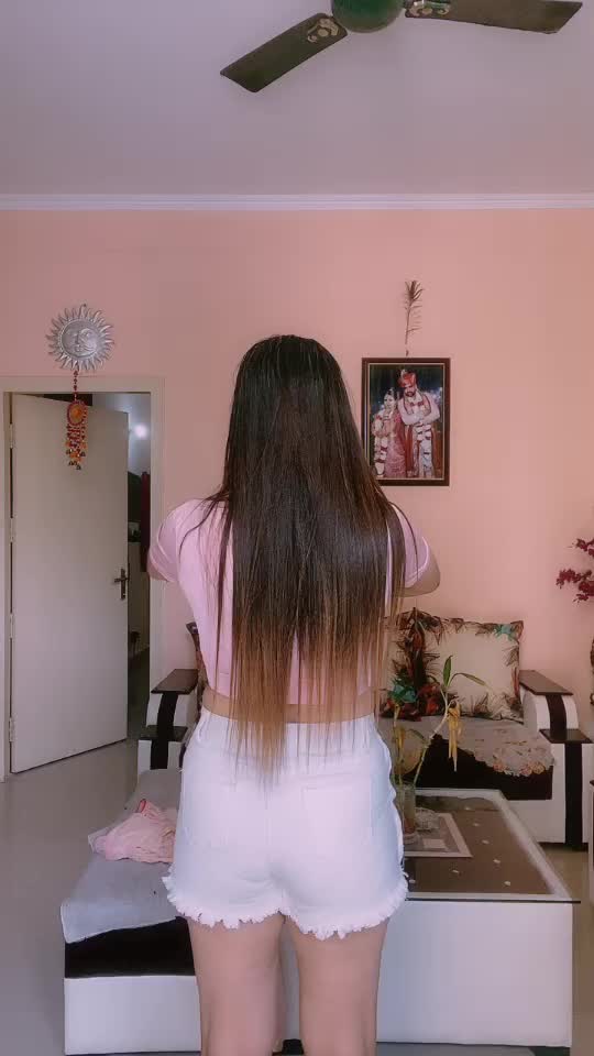 @PRIYANKA💫