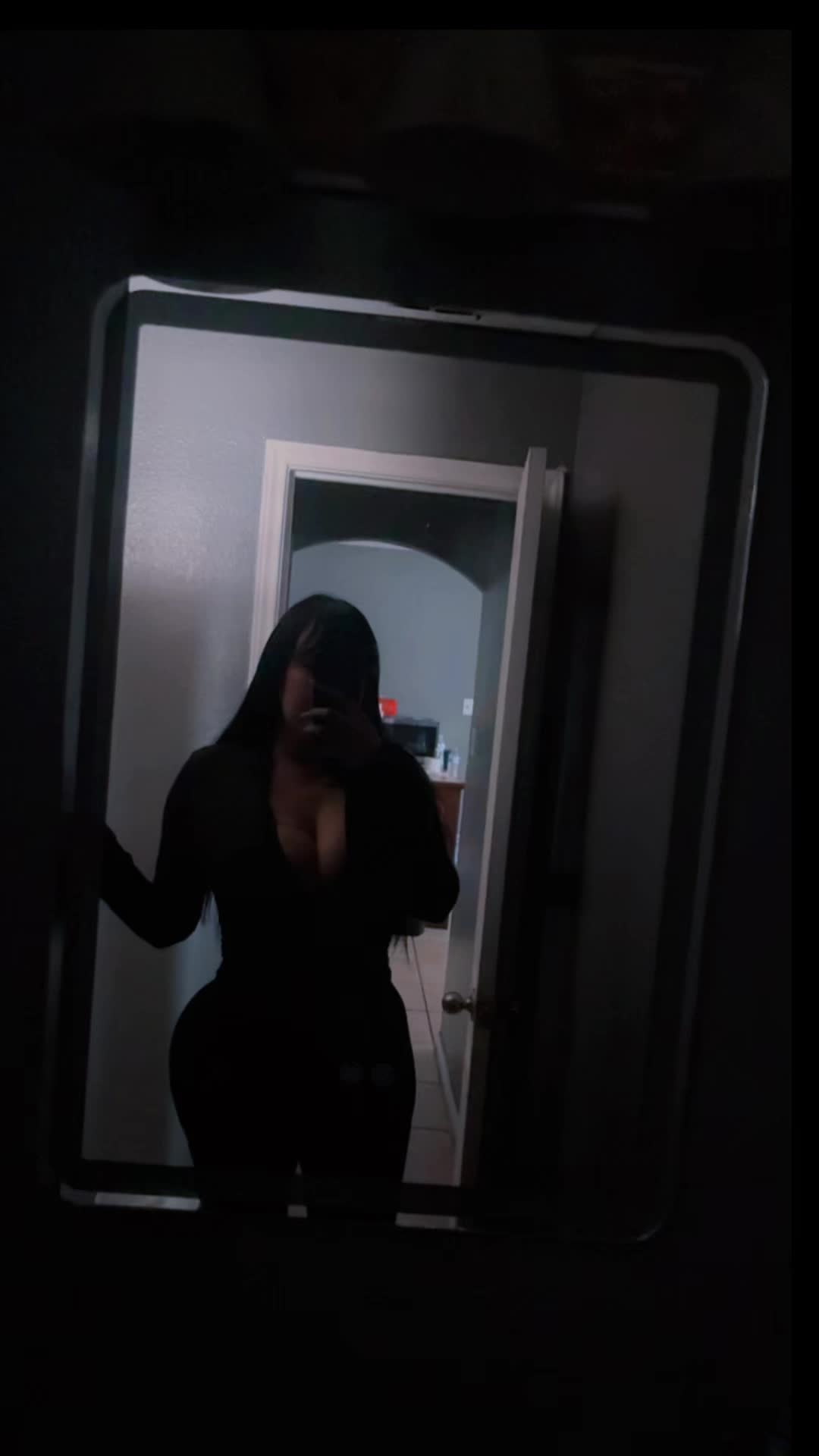 @Erikasaldana