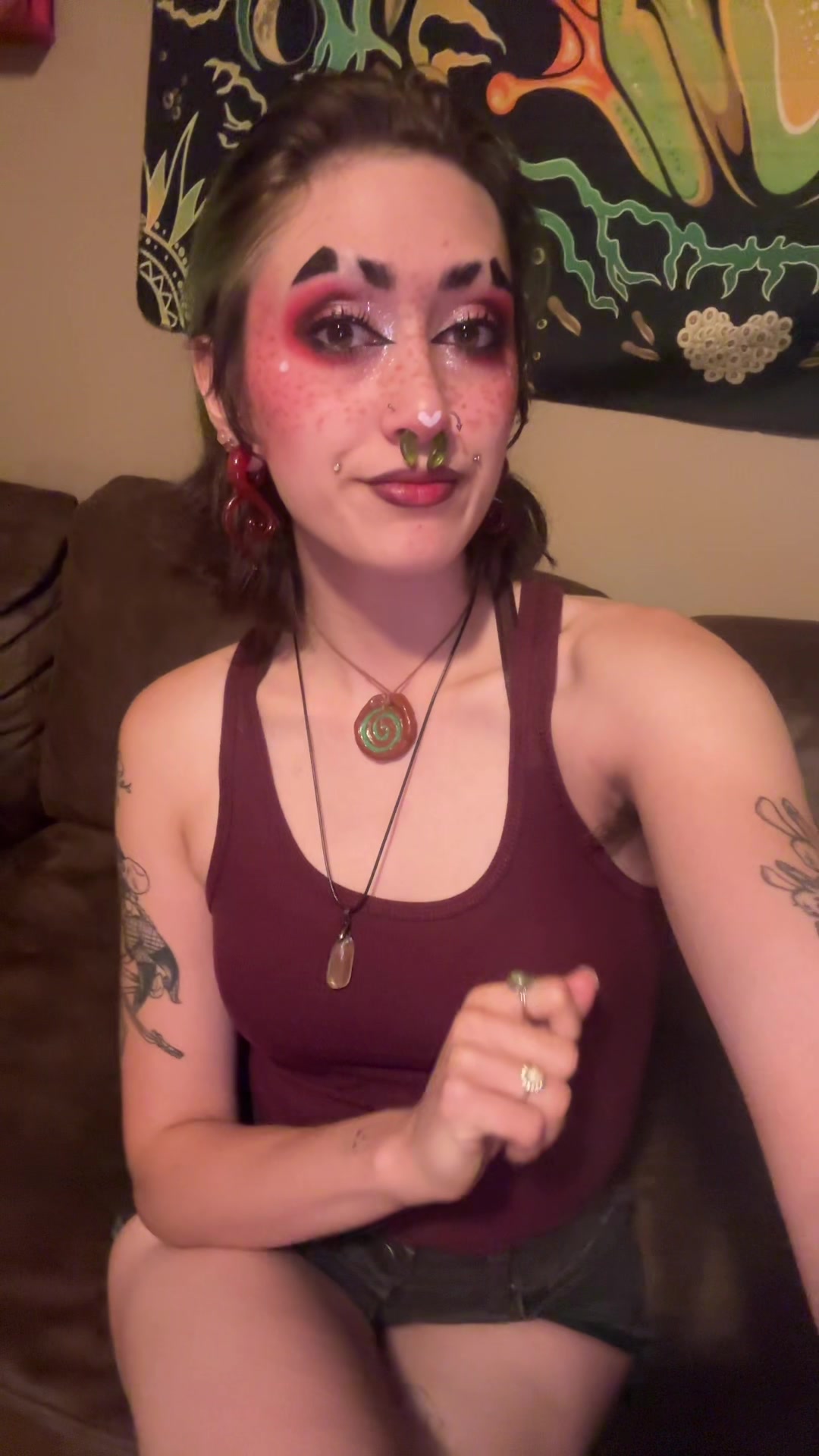 @Ani 🐛🍎