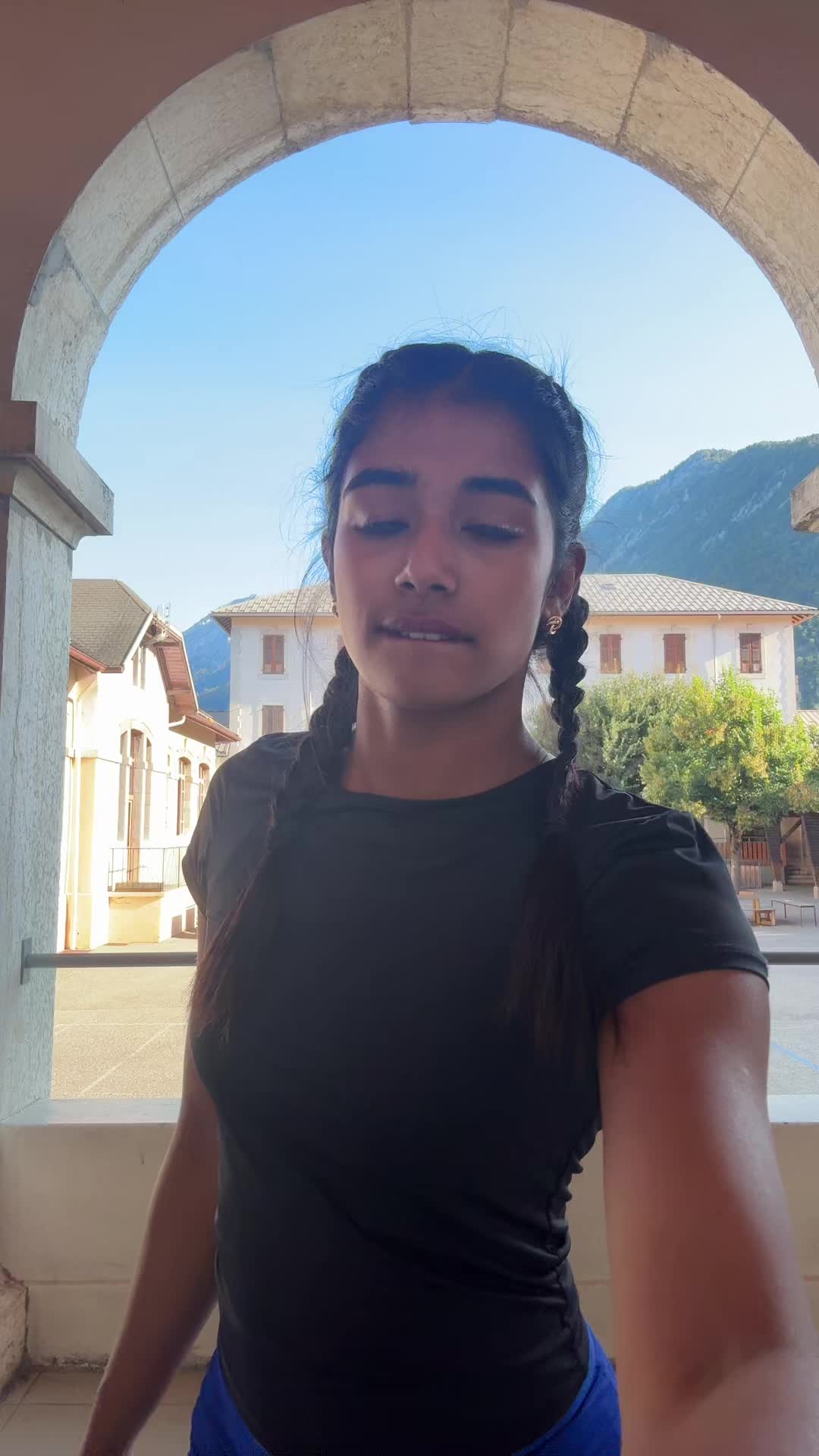 @Paviviii