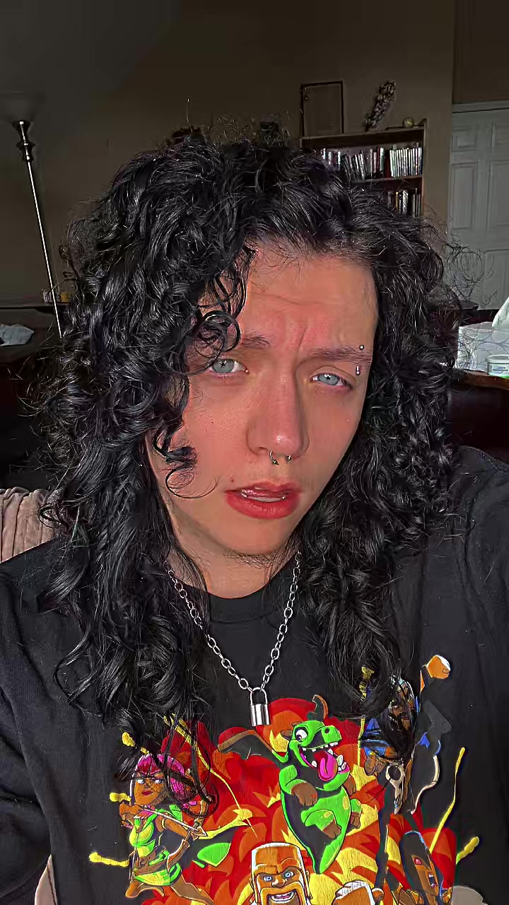 @Alex🥀
