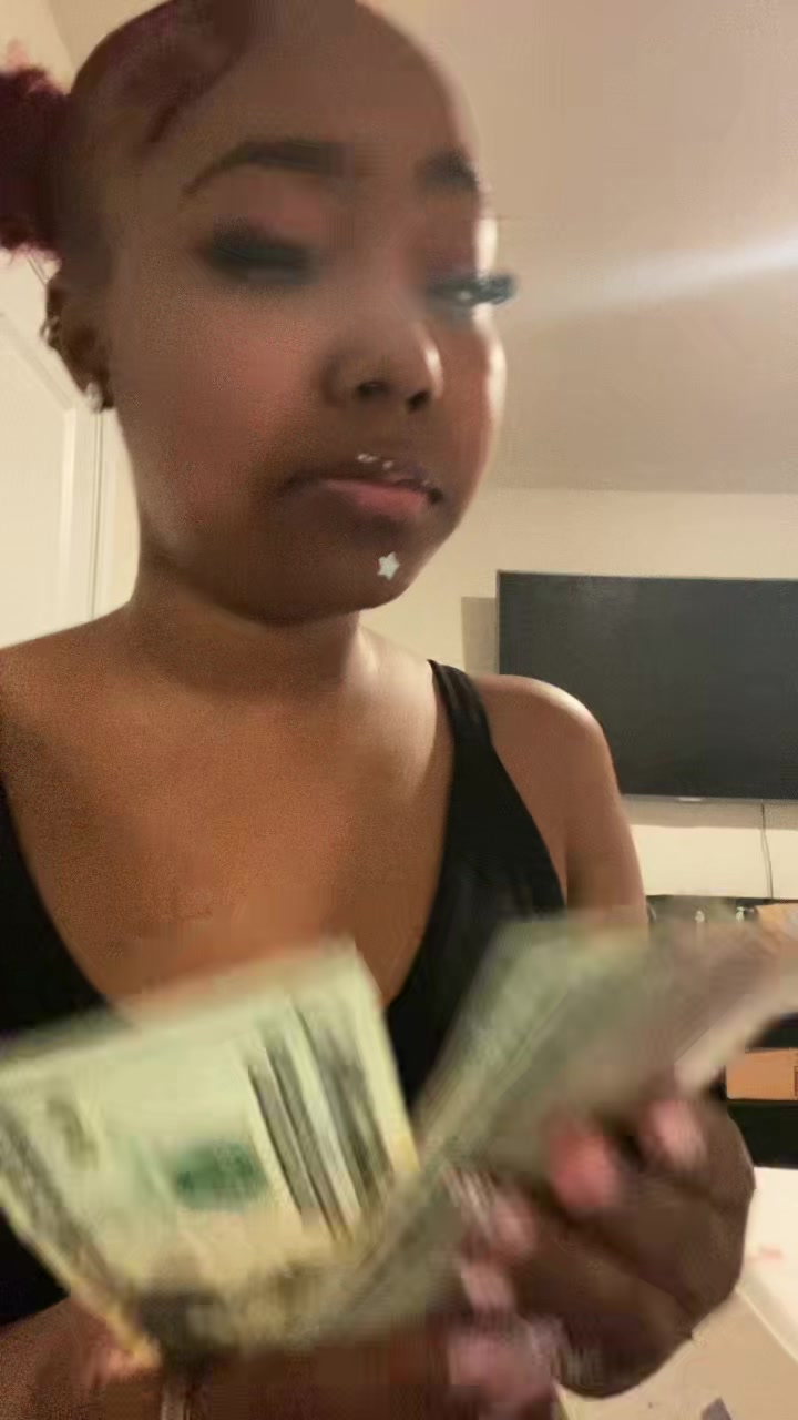 @ziyybay on ig