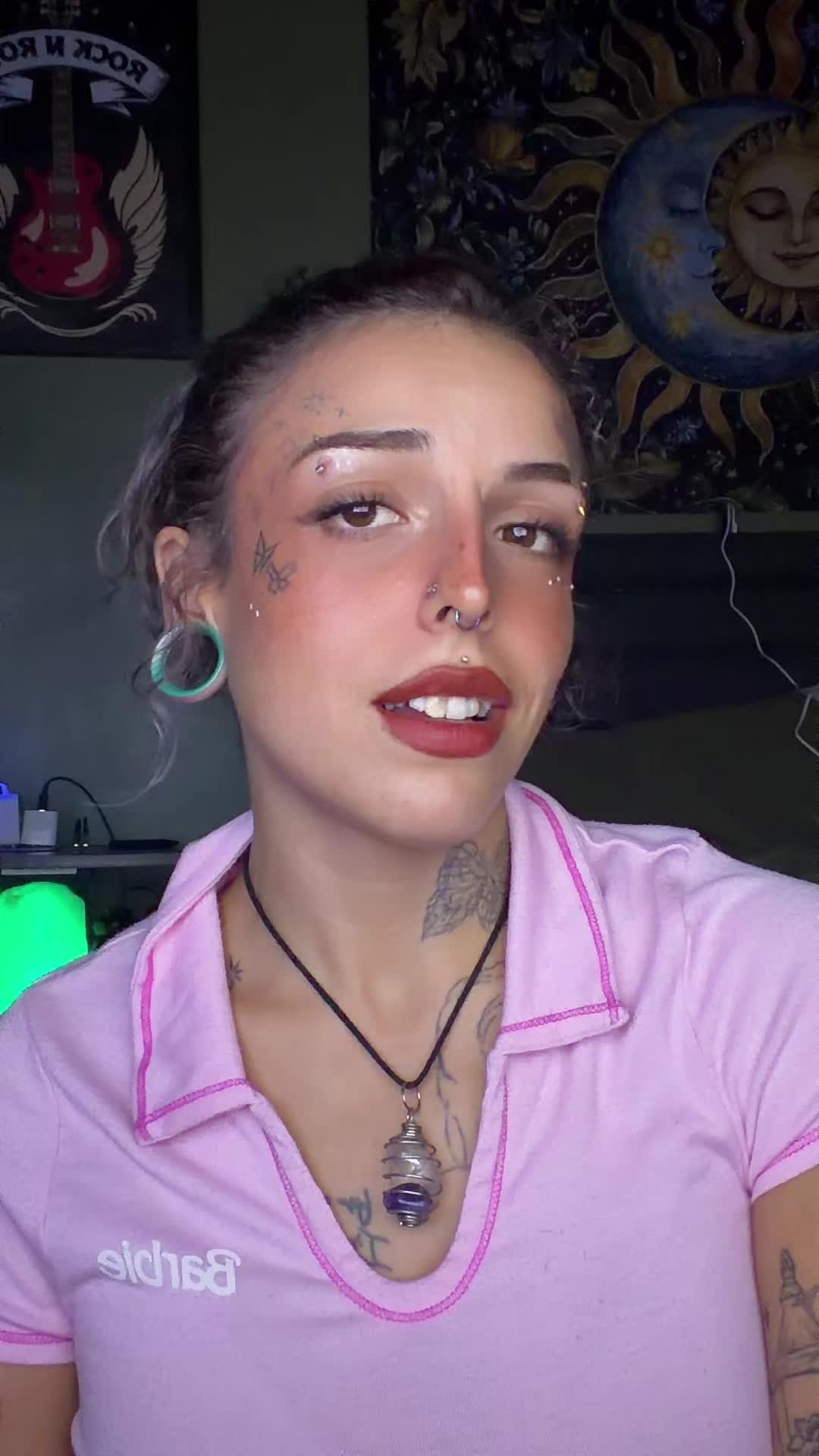 @Kiara