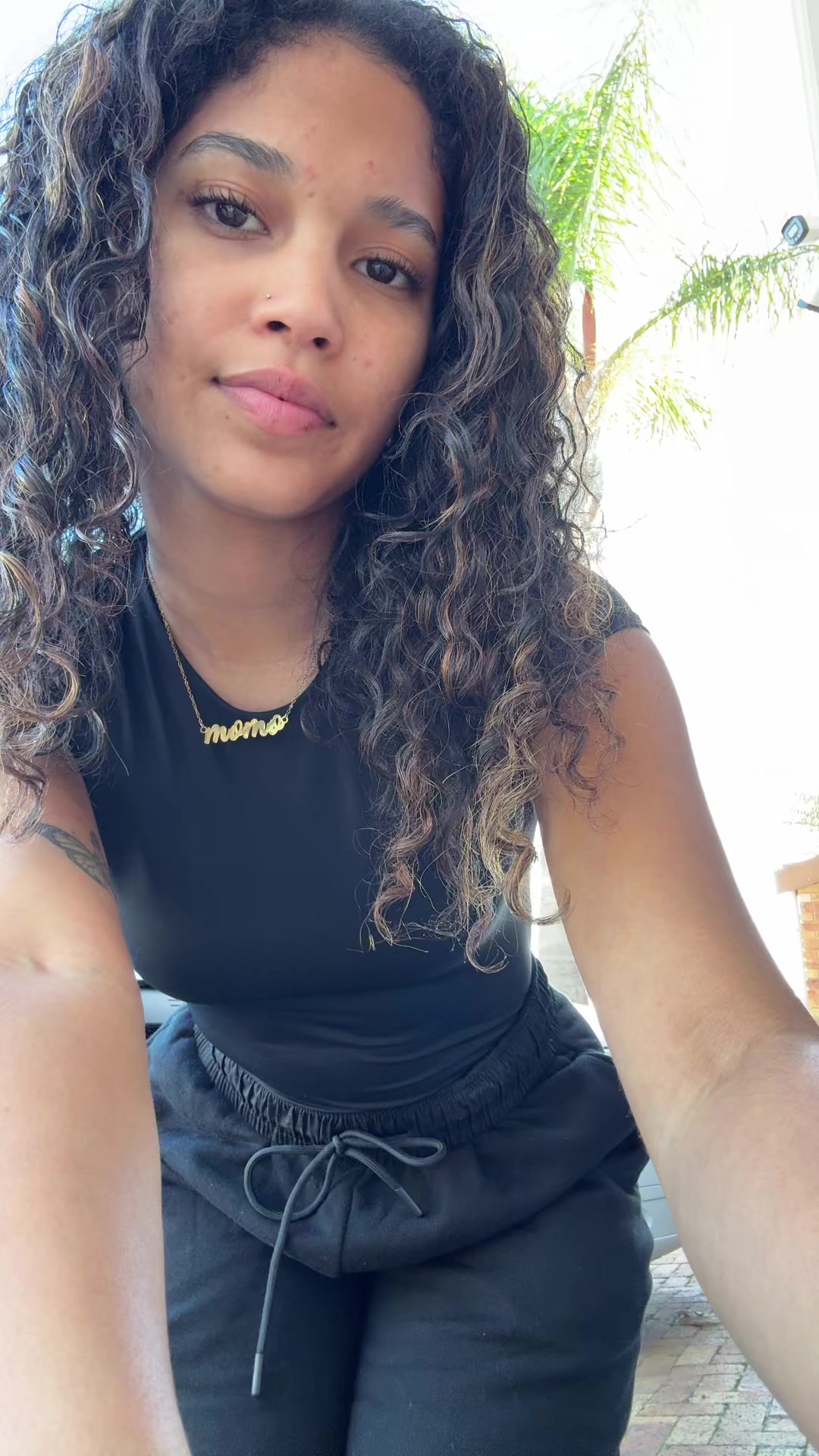 @momofebs