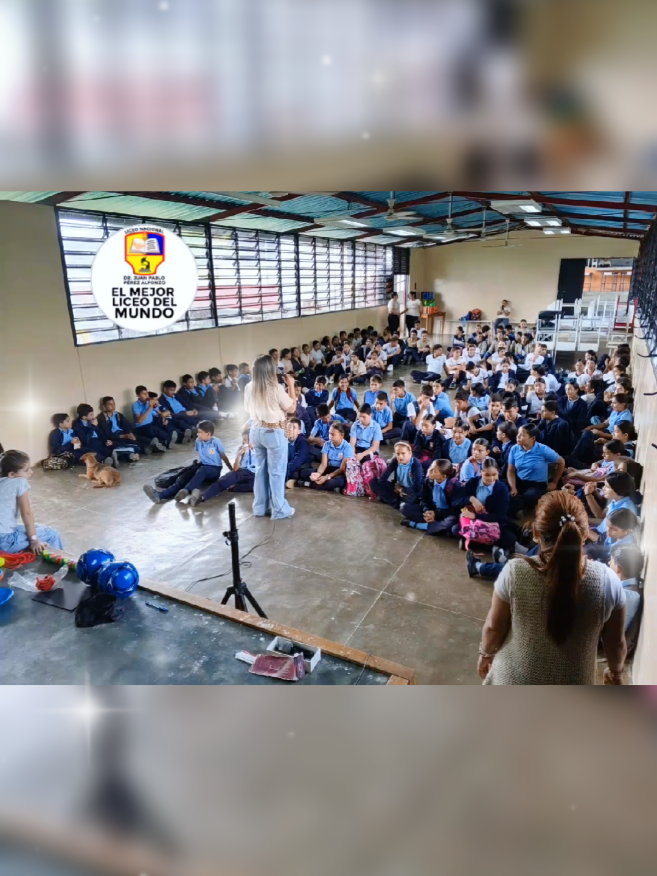 @El mejor liceo del mundo🌎