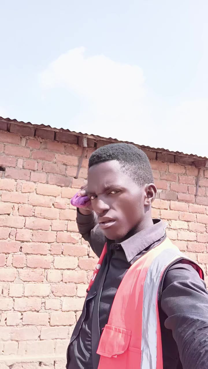 @Laurent Simpanzye