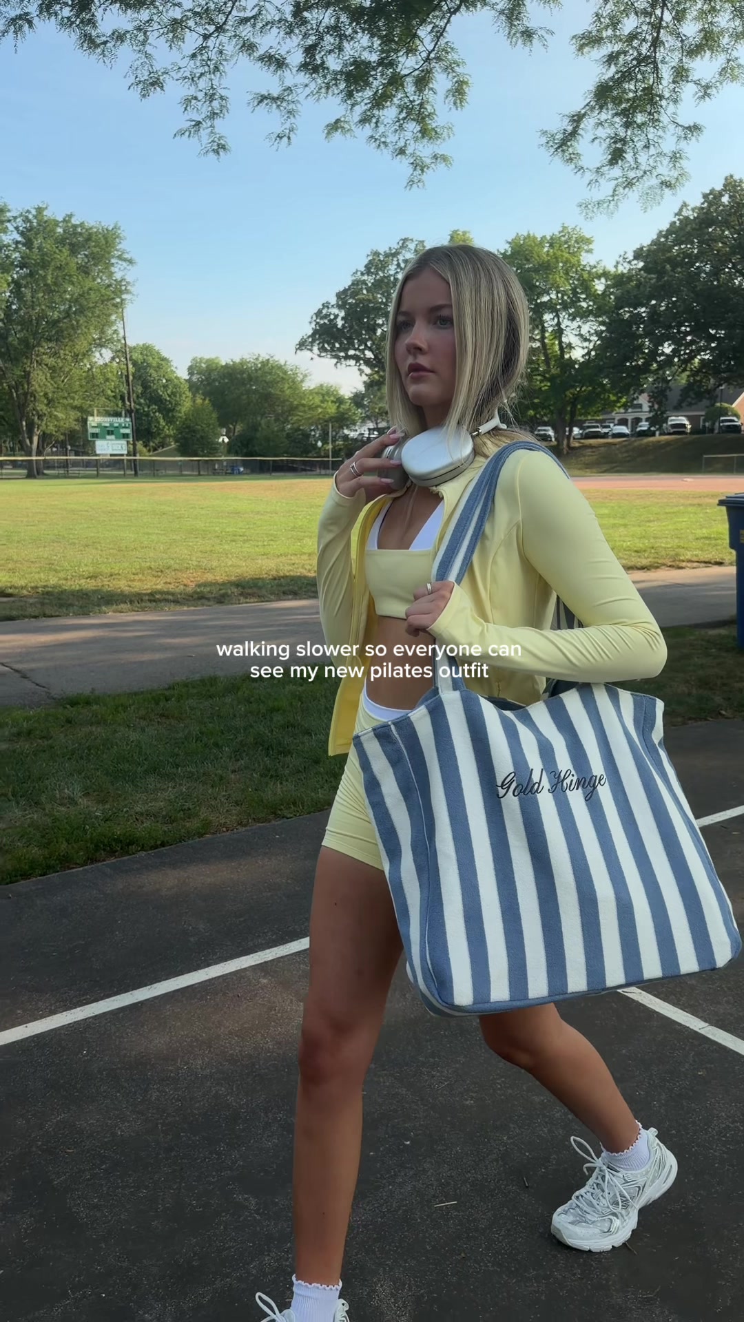 @goldhinge