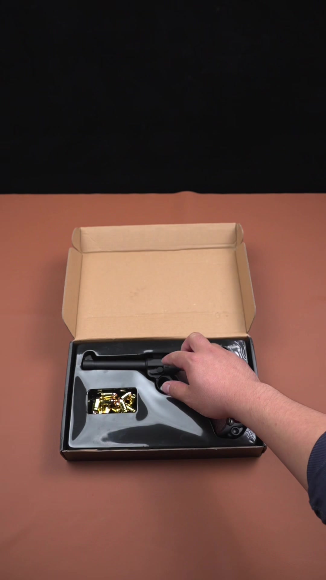 @akagtoy.com
